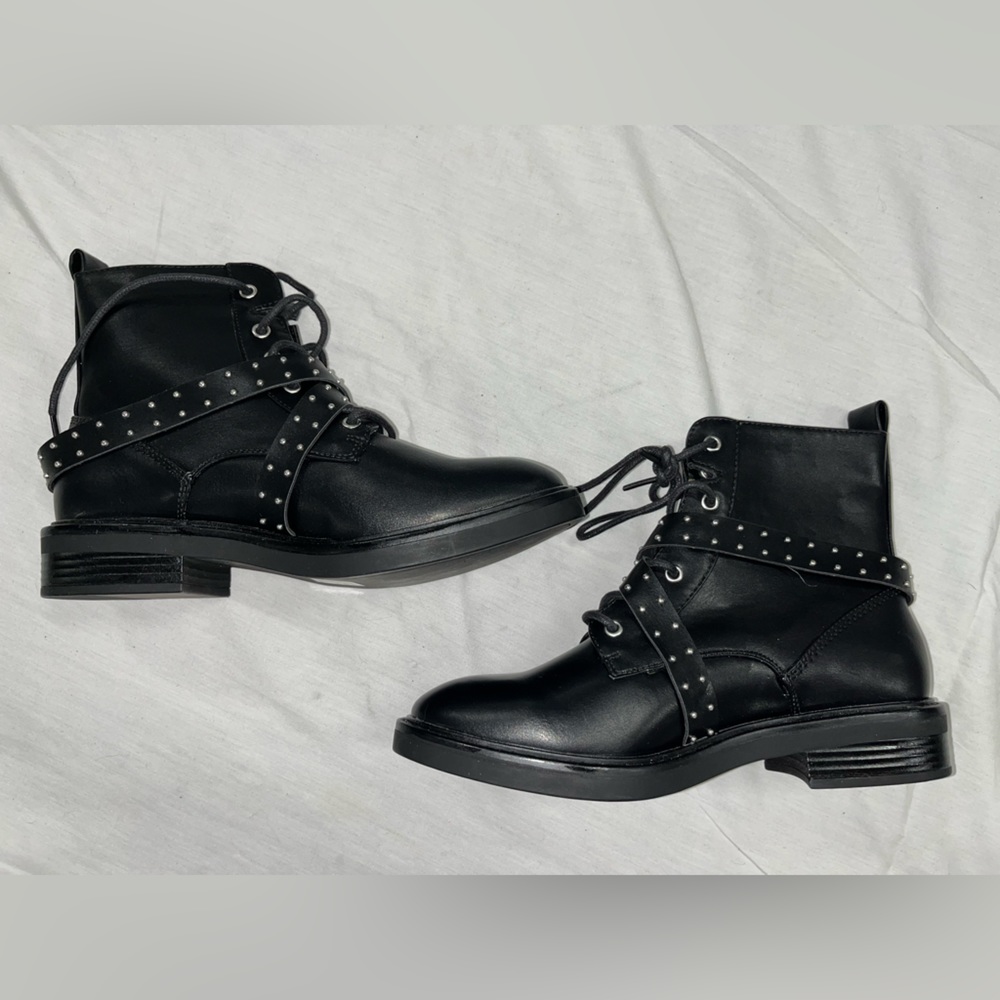 BRAND NEW!!! ❤️ ‘Therapy’ brand stud ankle boots
